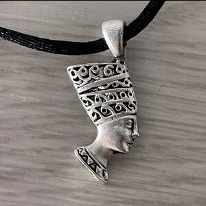 Queen Nefertiti Silver Tone Pendant On 22in Black Cord Necklace Jewelry Gift New